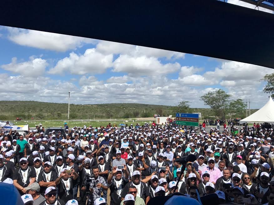 Manifestação dos prefeitos da Paraíba, RN e PE na Praça do Meio do Mundo repercute no portal da CNM