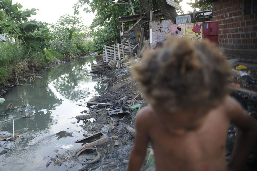 Brasil tem 5,2 milhões de crianças na extrema pobreza, aponta dados do IBGE