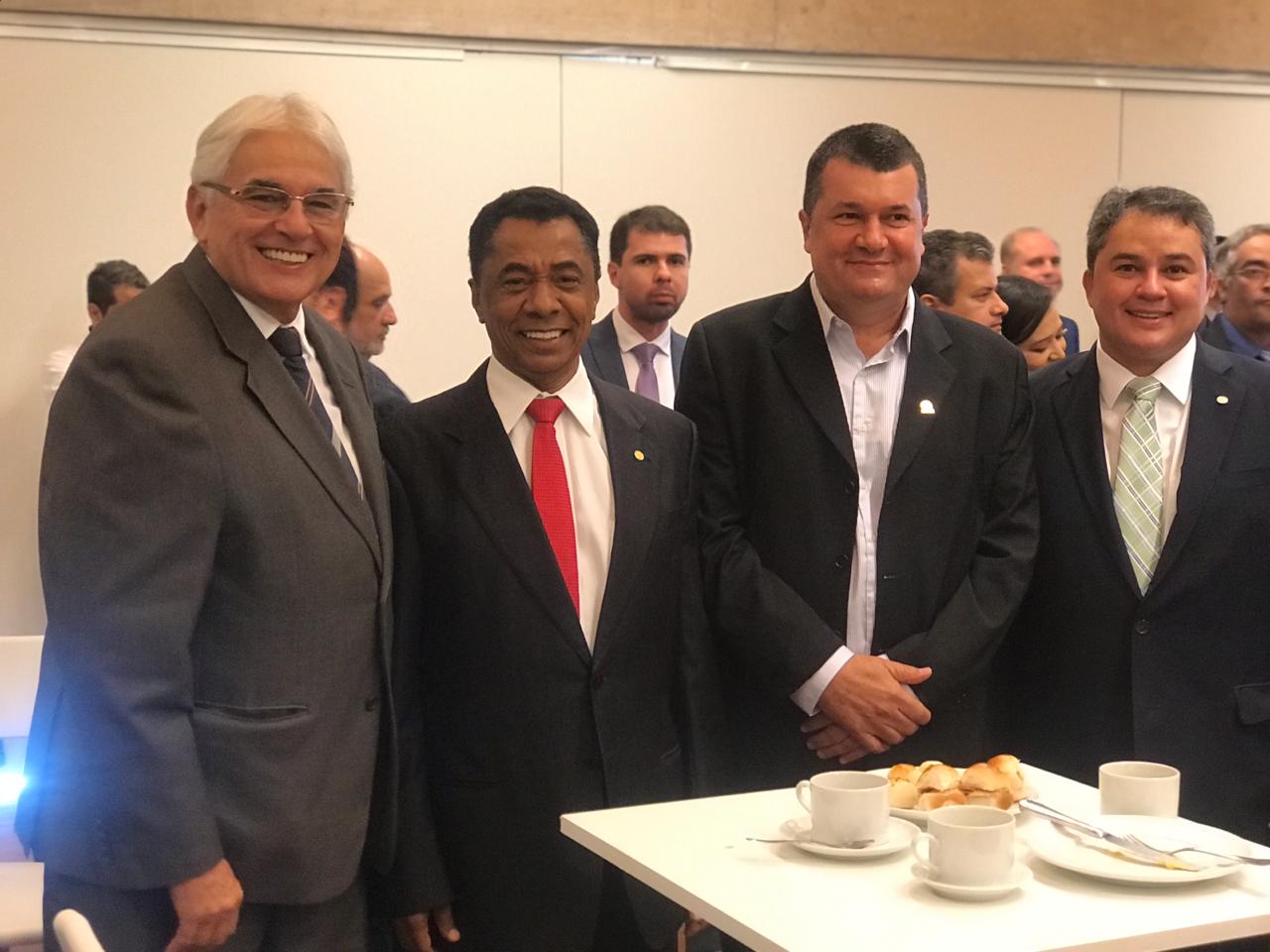 FAMUP participa de café da manhã com deputados e senadores em Brasília