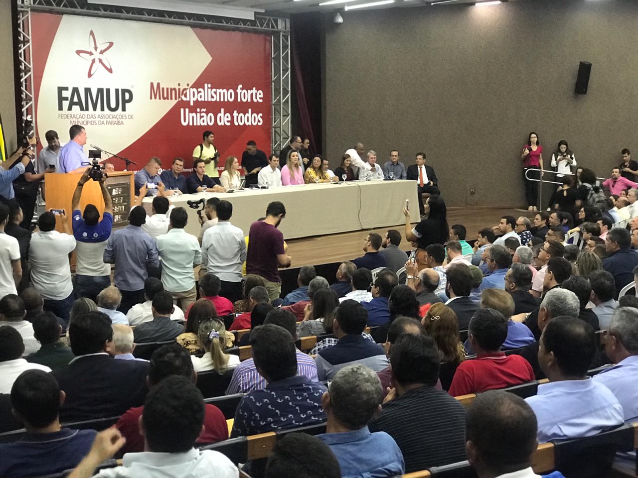 Políticos de 210 municípios assinam manifesto em defesa da PEC que unifica eleições