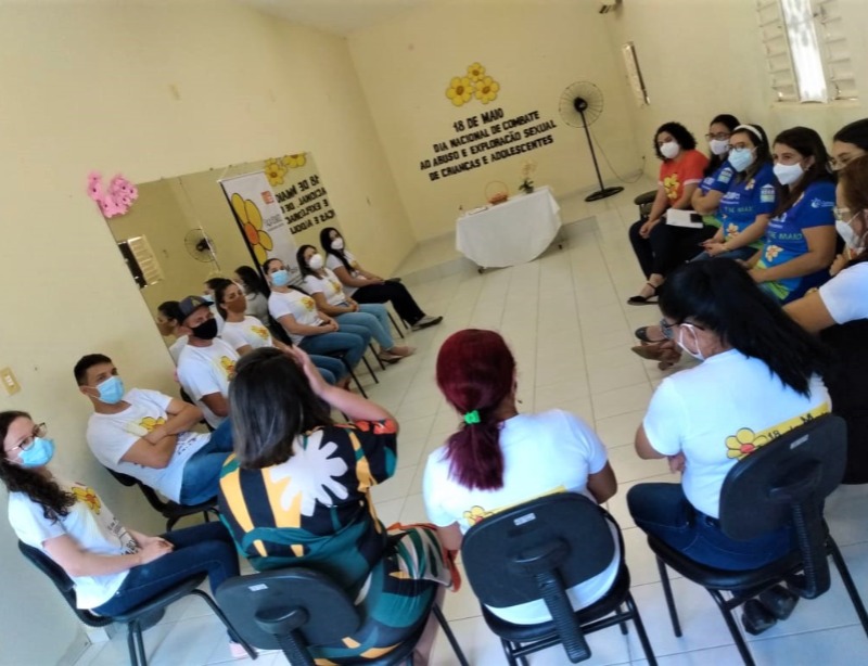 CRAS Quixaba promove encontro sobre ações de profissionais do SUAS contra violência e exploração de crianças e adolescentes