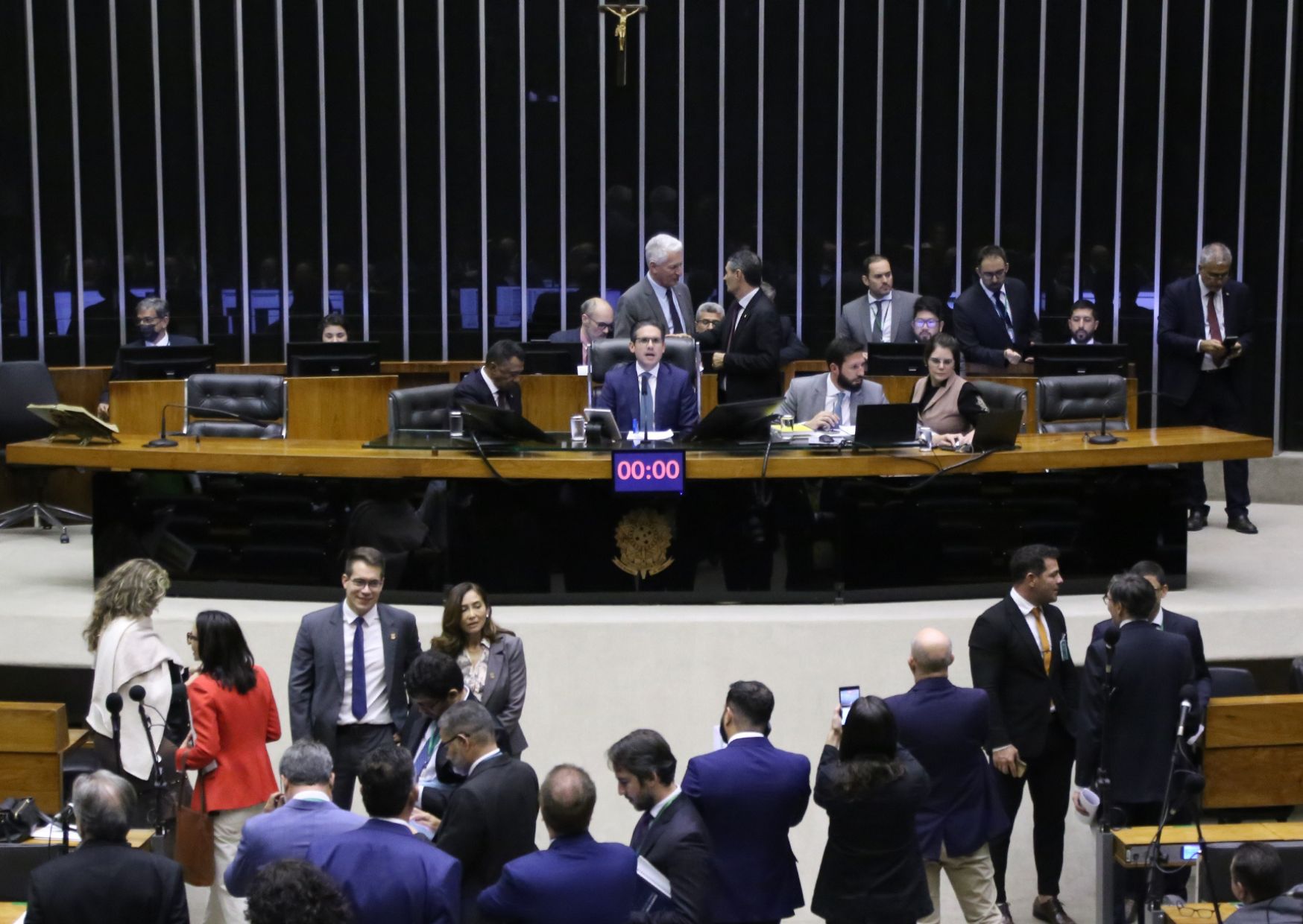 Câmara aprova PEC da Sustentabilidade Fiscal e proposta segue para o Senado