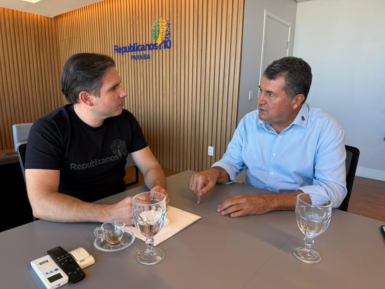 “As portas da Câmara estão sempre abertas para o municipalismo e a Famup”, afirma Hugo Motta durante reunião com George Coelho